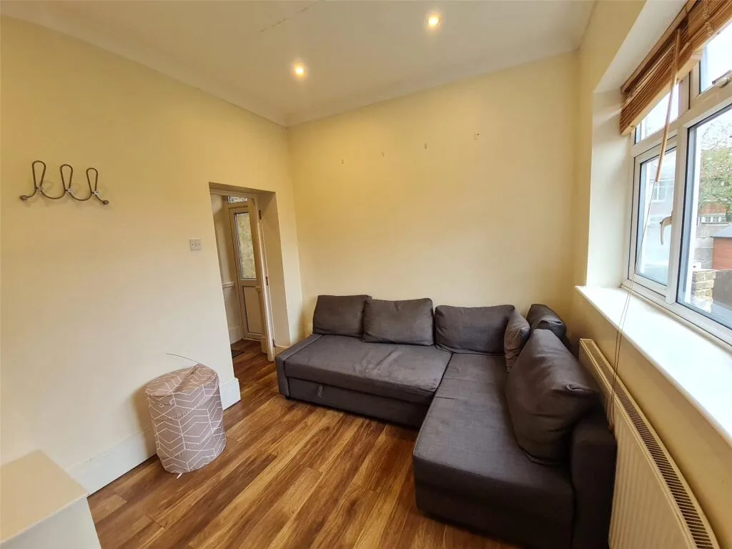 1 bedroom duplex for rent