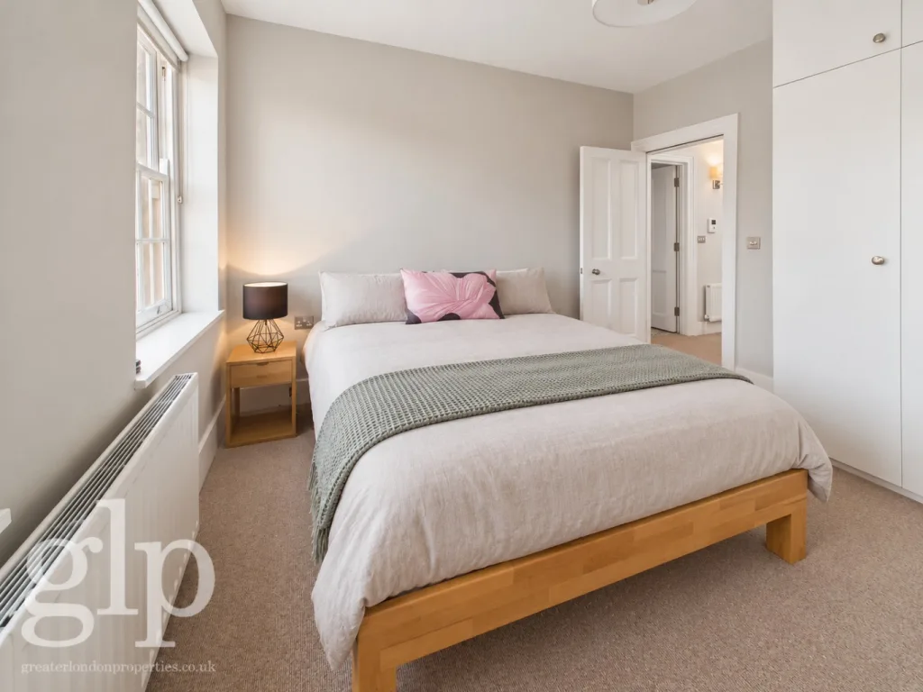 2 bedroom town house for rent