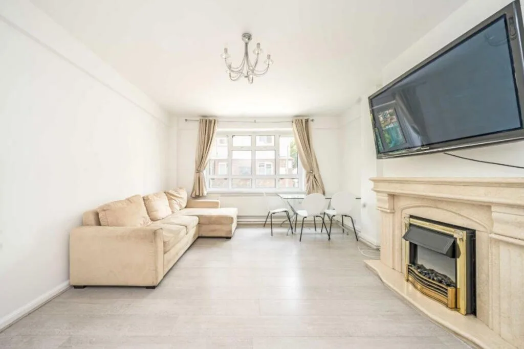 3 bedroom flat for rent