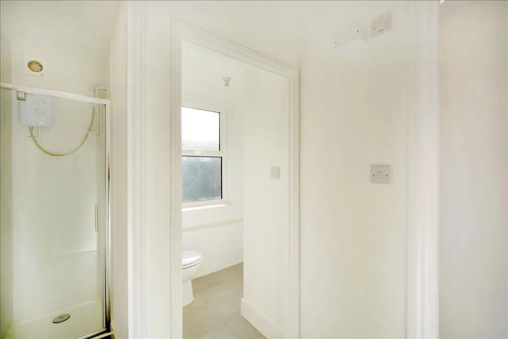 4 bedroom triplex for rent