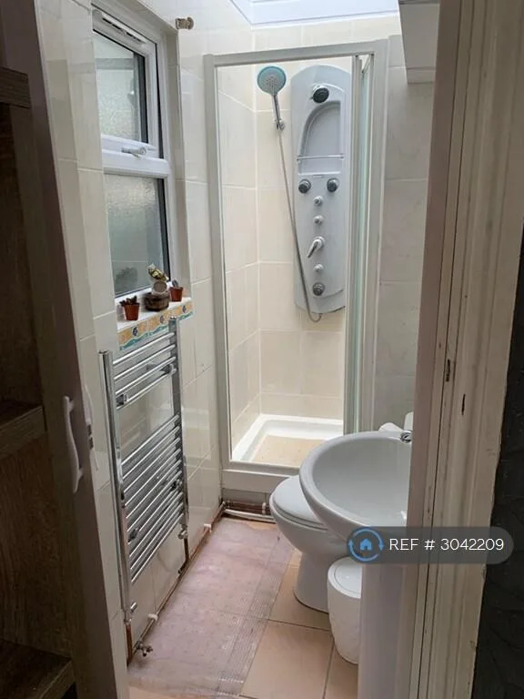 1 bedroom end of terrace house for rent
