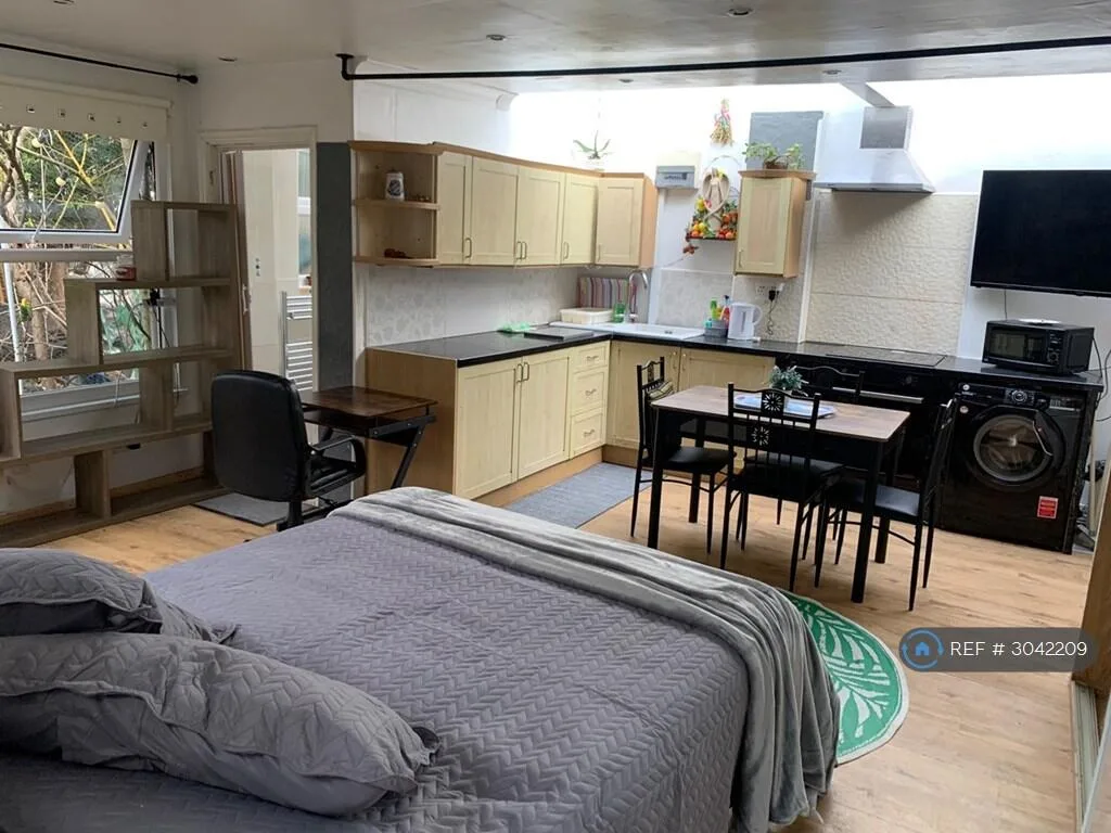 1 bedroom end of terrace house for rent