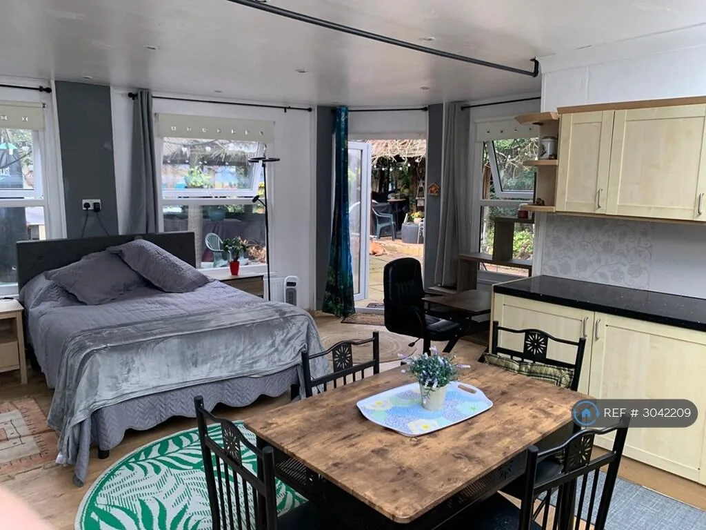 1 bedroom end of terrace house for rent