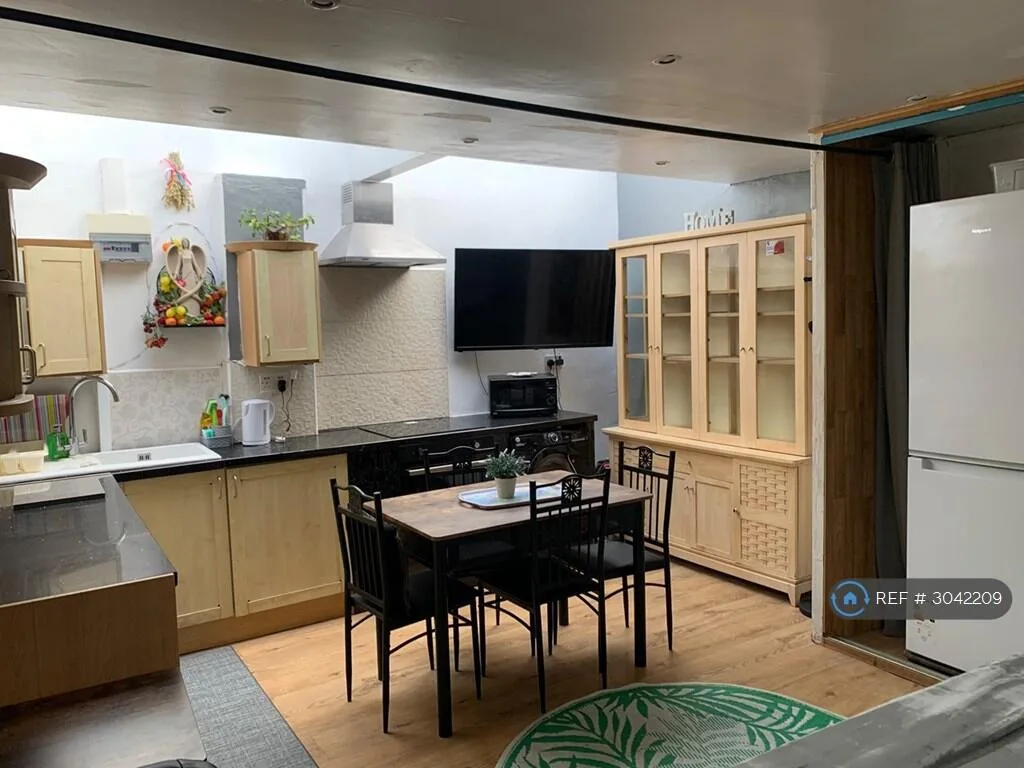 1 bedroom end of terrace house for rent