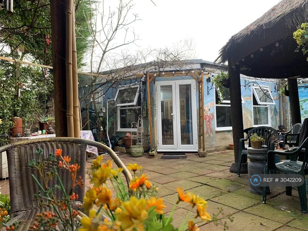 1 bedroom end of terrace house for rent