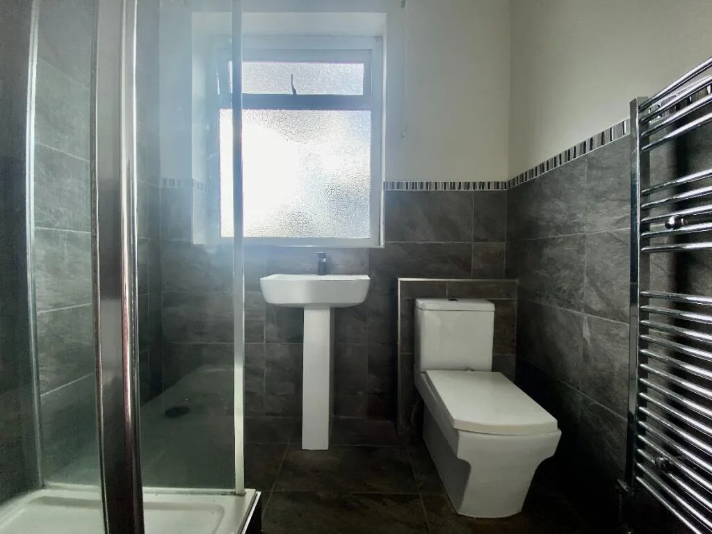 3 bedroom semi-detached house for rent