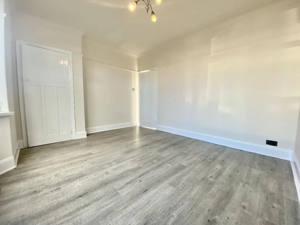3 bedroom semi-detached house for rent
