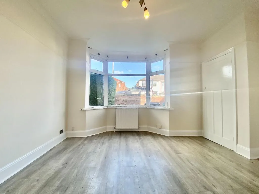 3 bedroom semi-detached house for rent