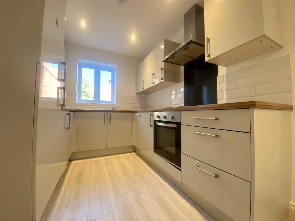 3 bedroom semi-detached house for rent