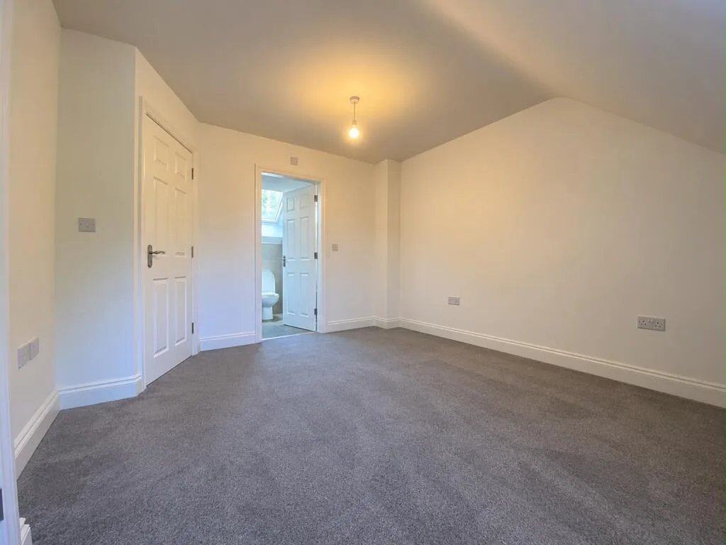 3 bedroom semi-detached house for rent