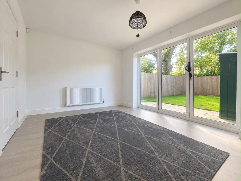 3 bedroom semi-detached house for rent