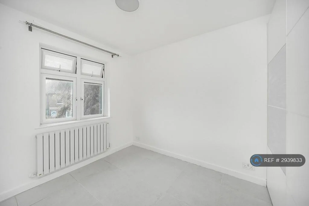 4 bedroom semi-detached house for rent