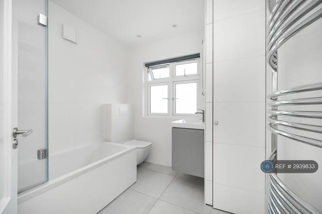 4 bedroom semi-detached house for rent