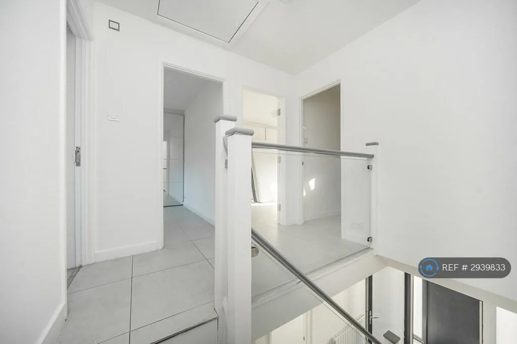 4 bedroom semi-detached house for rent