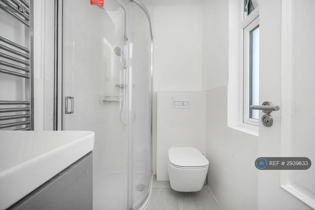 4 bedroom semi-detached house for rent