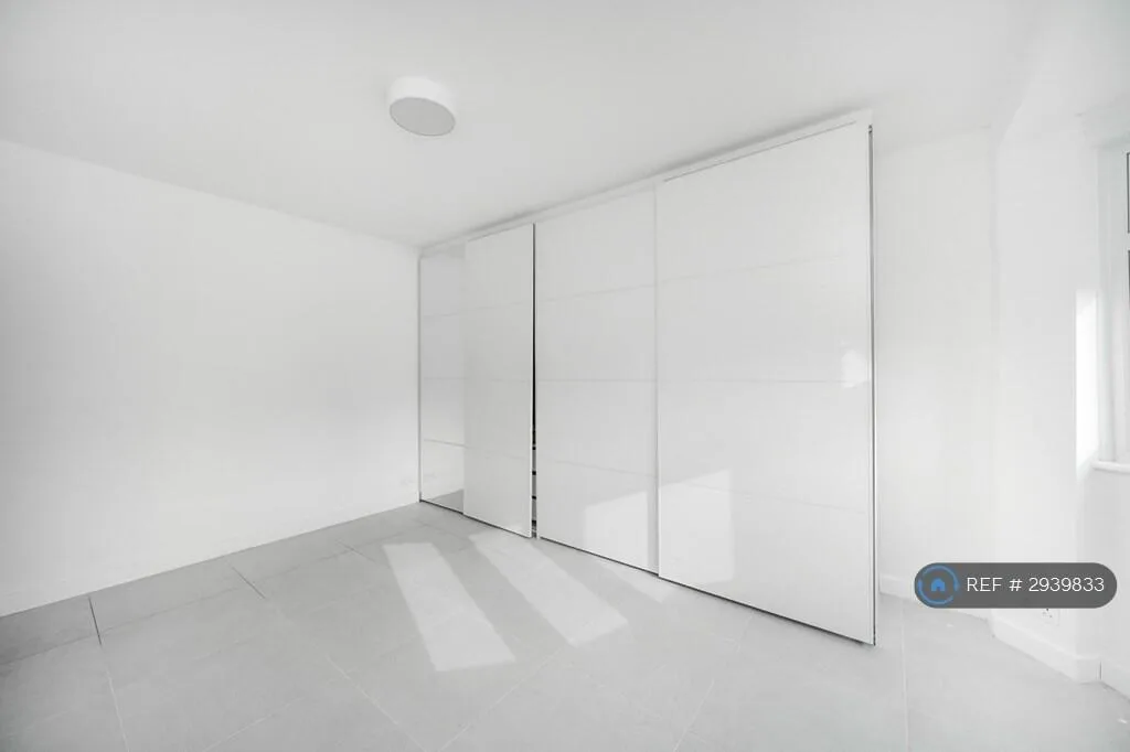 4 bedroom semi-detached house for rent
