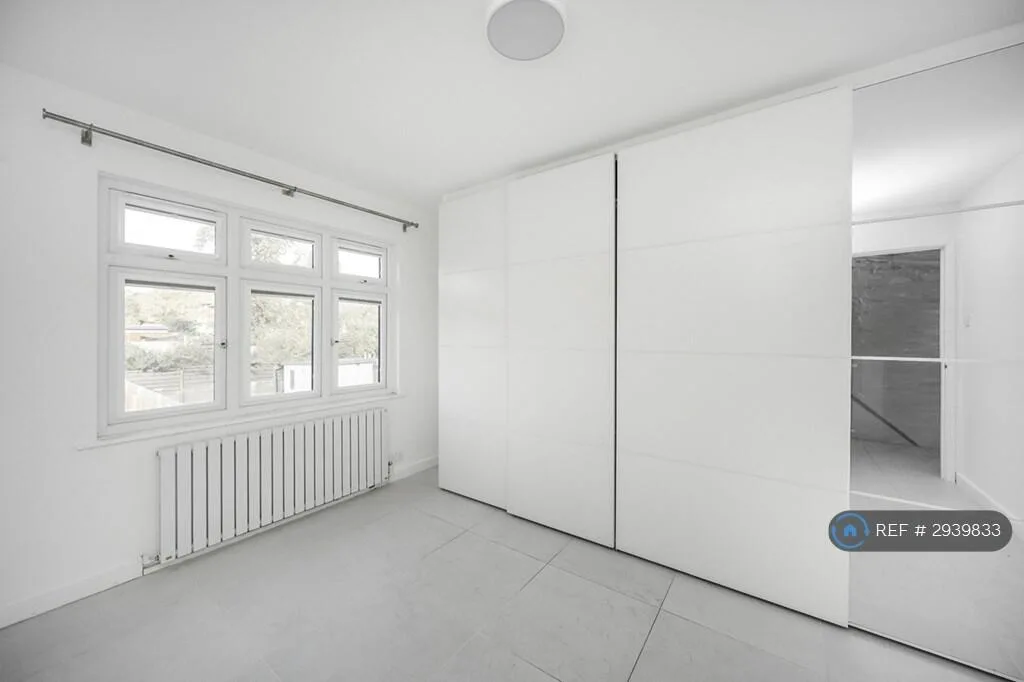 4 bedroom semi-detached house for rent
