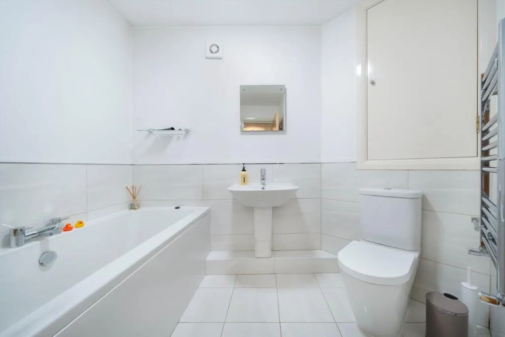 2 bedroom maisonette for rent
