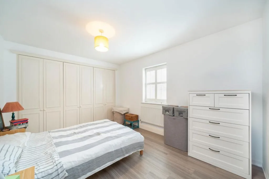 2 bedroom maisonette for rent