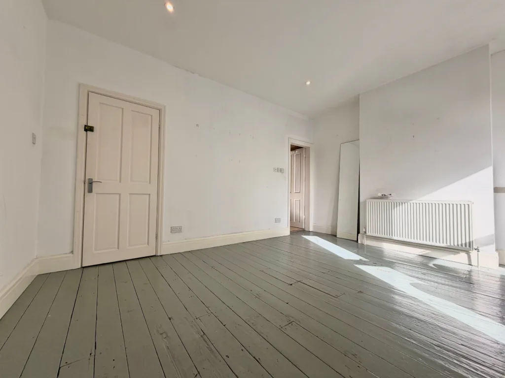 3 bedroom end of terrace house for rent