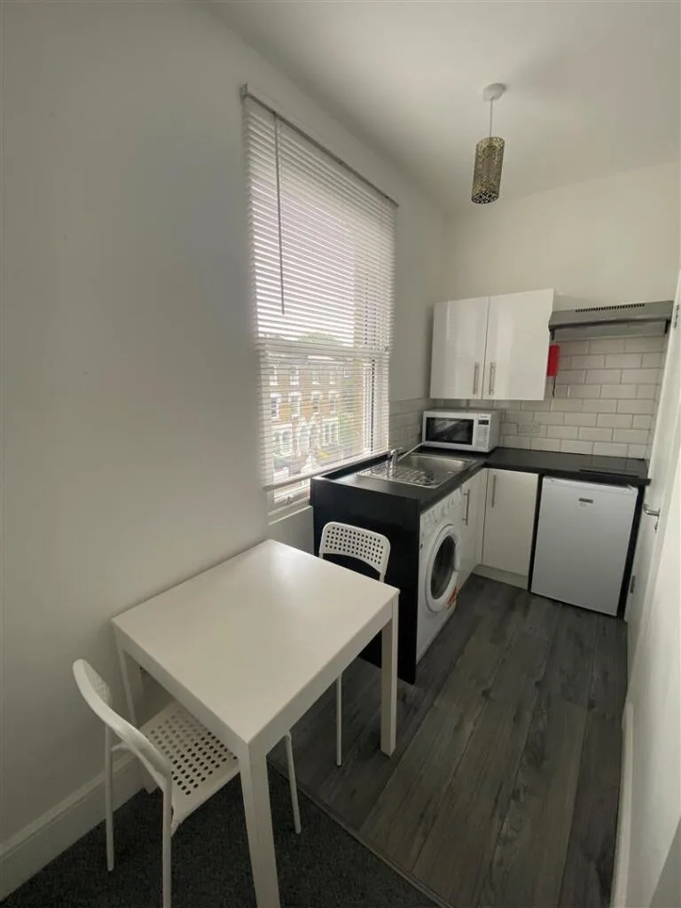 Studio flat for rent