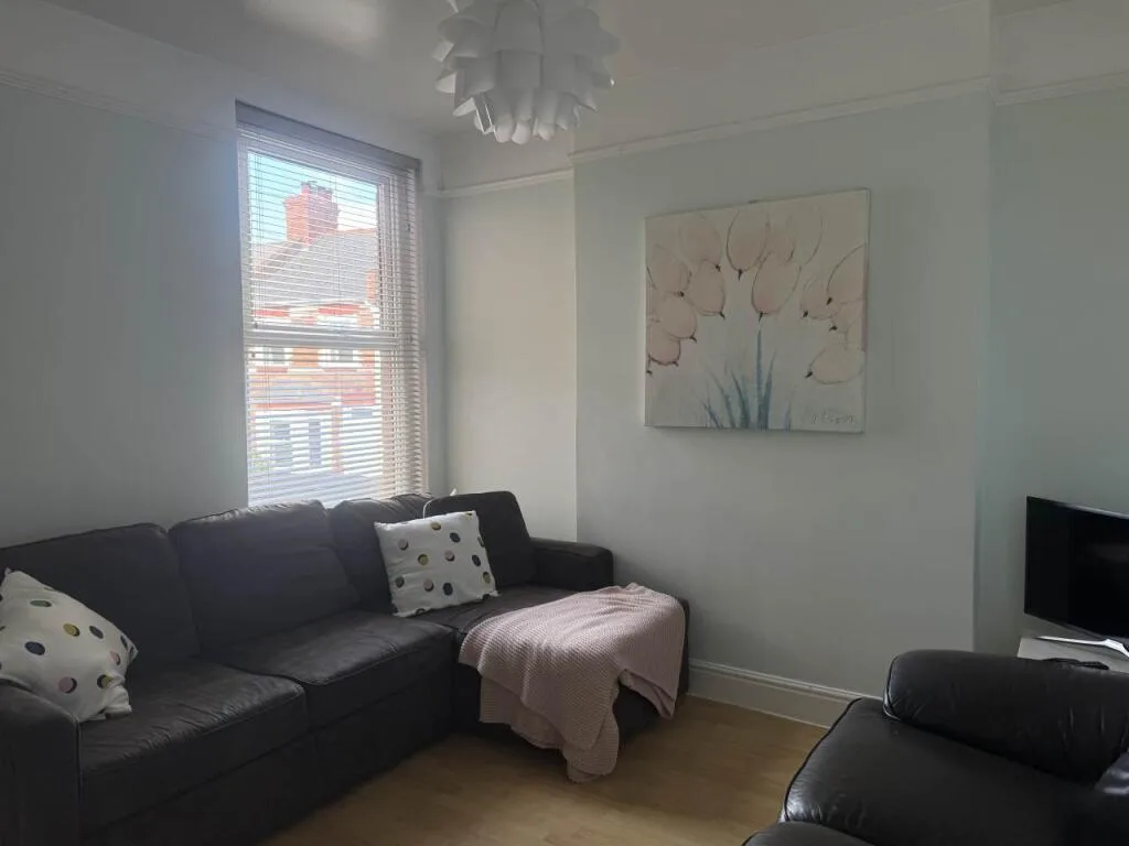 6 bedroom house for rent