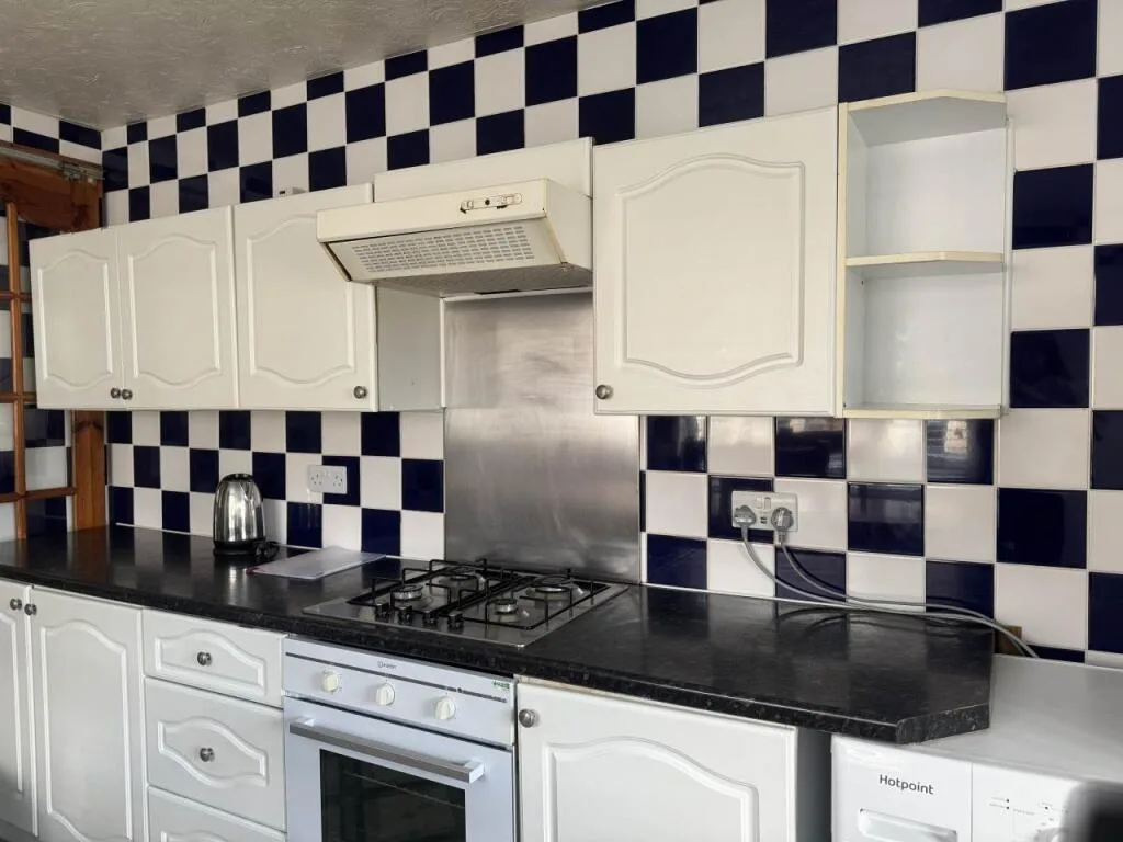 6 bedroom house for rent