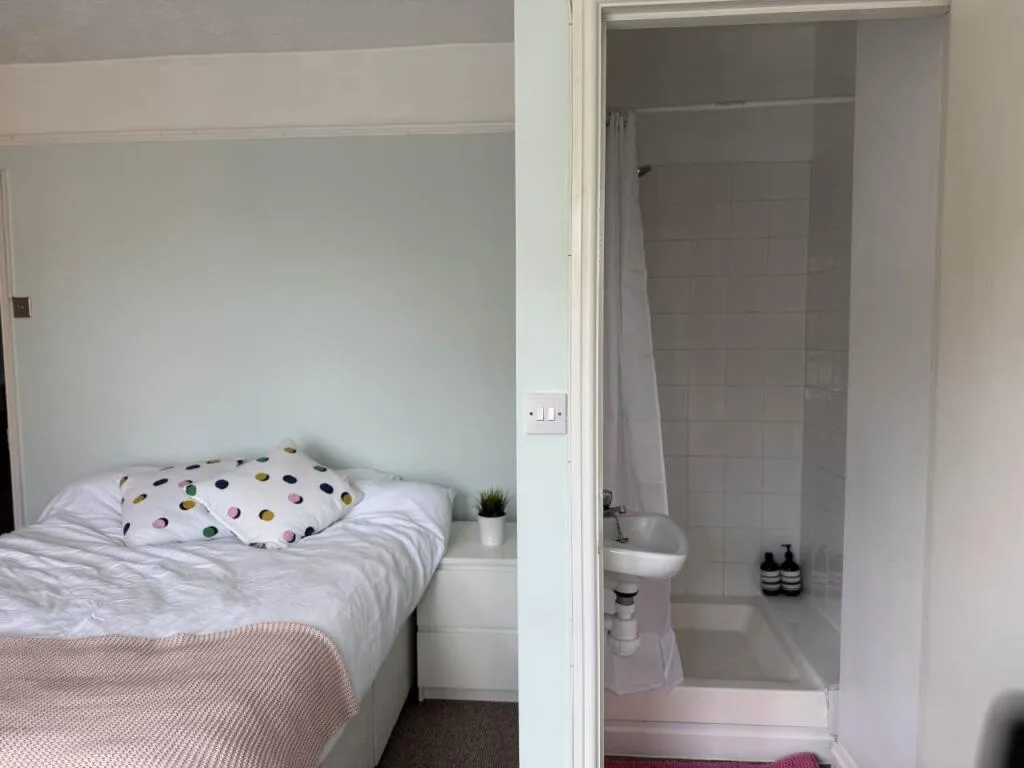 6 bedroom house for rent