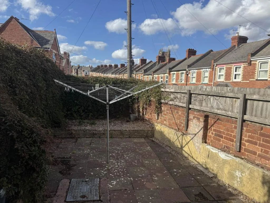 6 bedroom house for rent