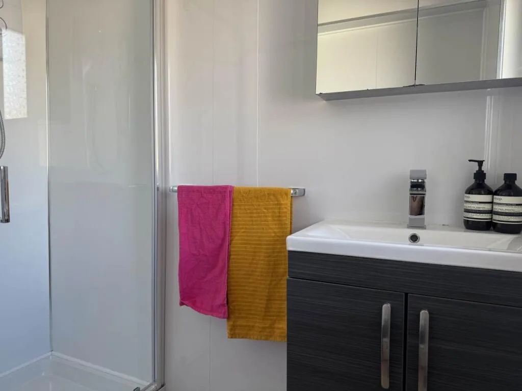 6 bedroom house for rent