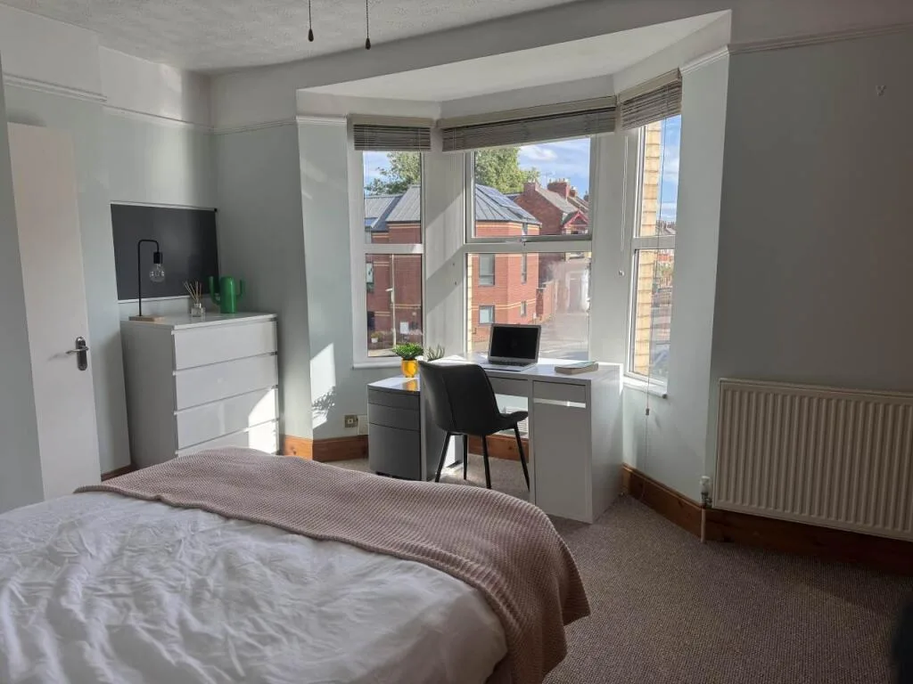 6 bedroom house for rent