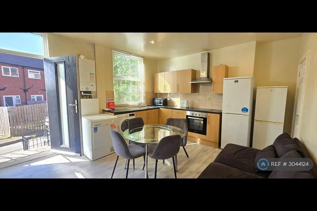 4 bedroom terraced house for rent