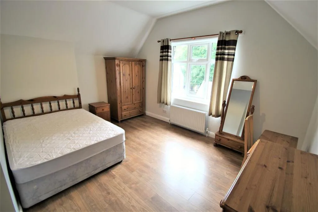12 bedroom detached house for rent