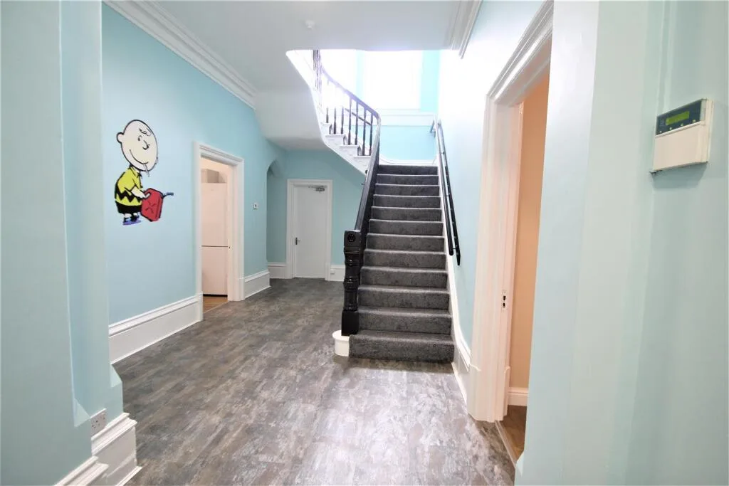 12 bedroom detached house for rent