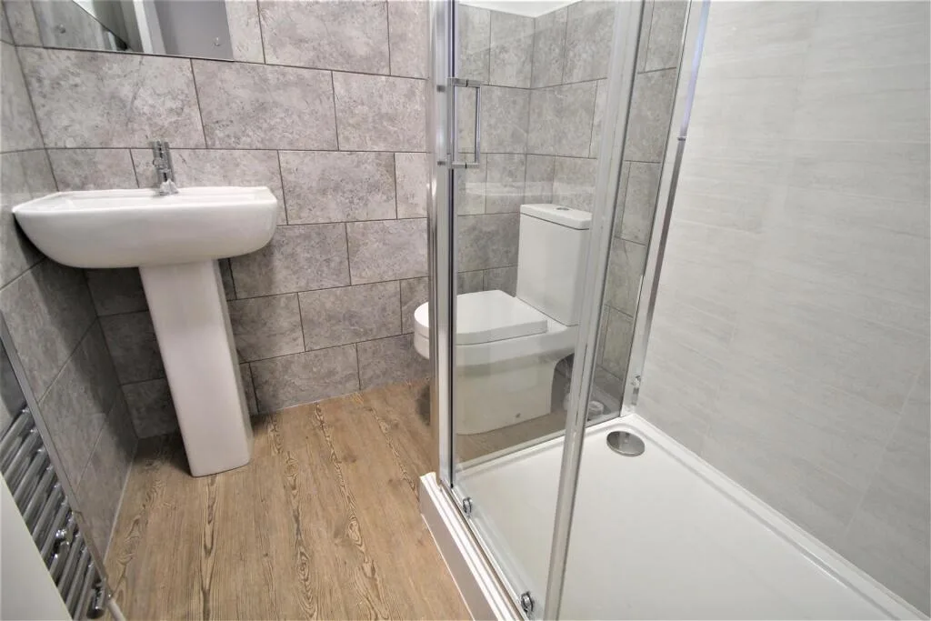 12 bedroom detached house for rent