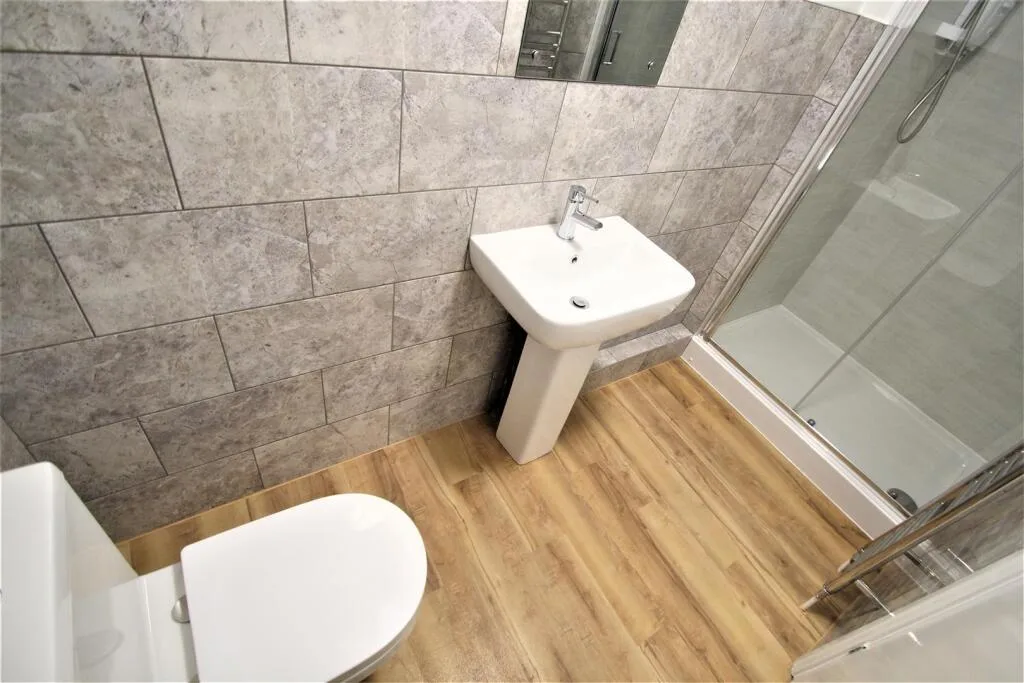 12 bedroom detached house for rent