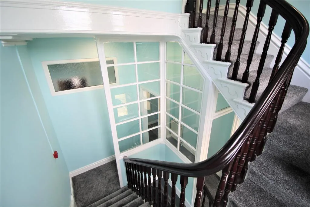 12 bedroom detached house for rent
