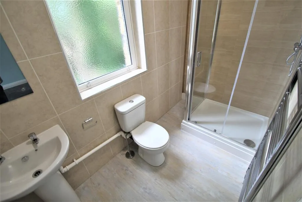 12 bedroom detached house for rent