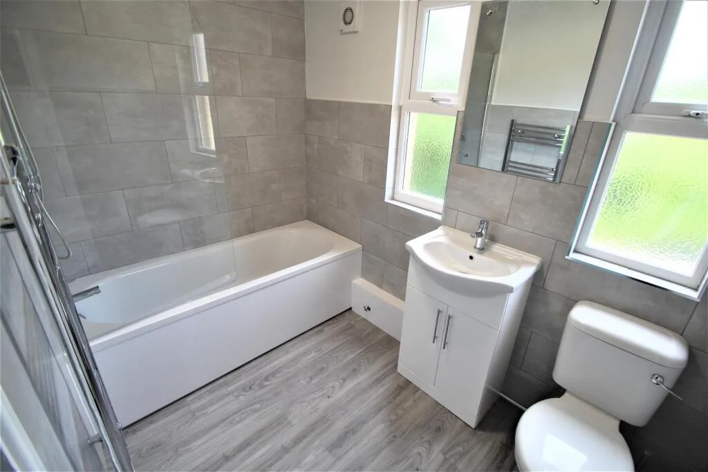 12 bedroom detached house for rent