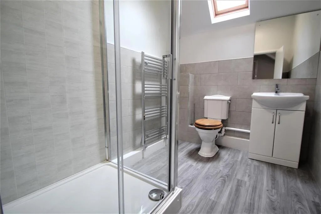 12 bedroom detached house for rent