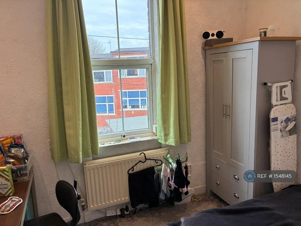 5 bedroom terraced house for rent