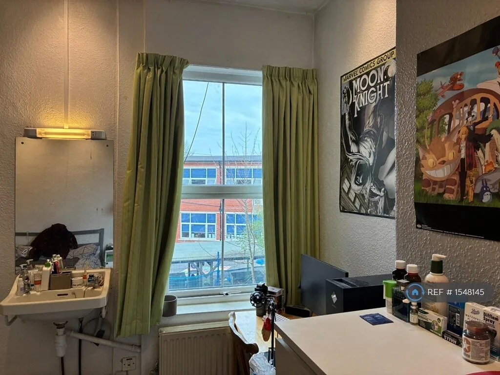 5 bedroom terraced house for rent