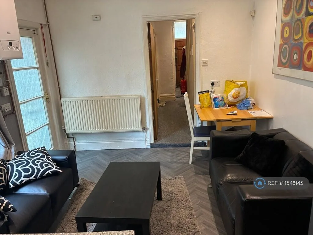 5 bedroom terraced house for rent