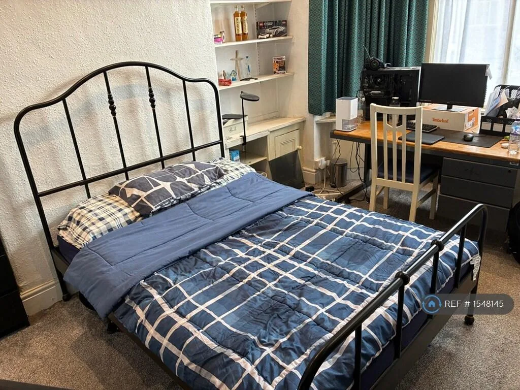 5 bedroom terraced house for rent
