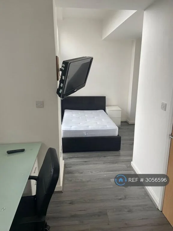 Studio flat for rent