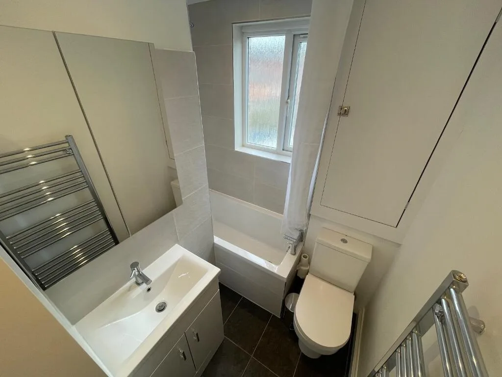 6 bedroom terraced house for rent