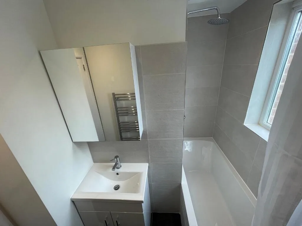 6 bedroom terraced house for rent