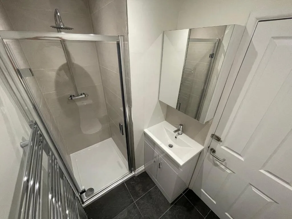 6 bedroom terraced house for rent