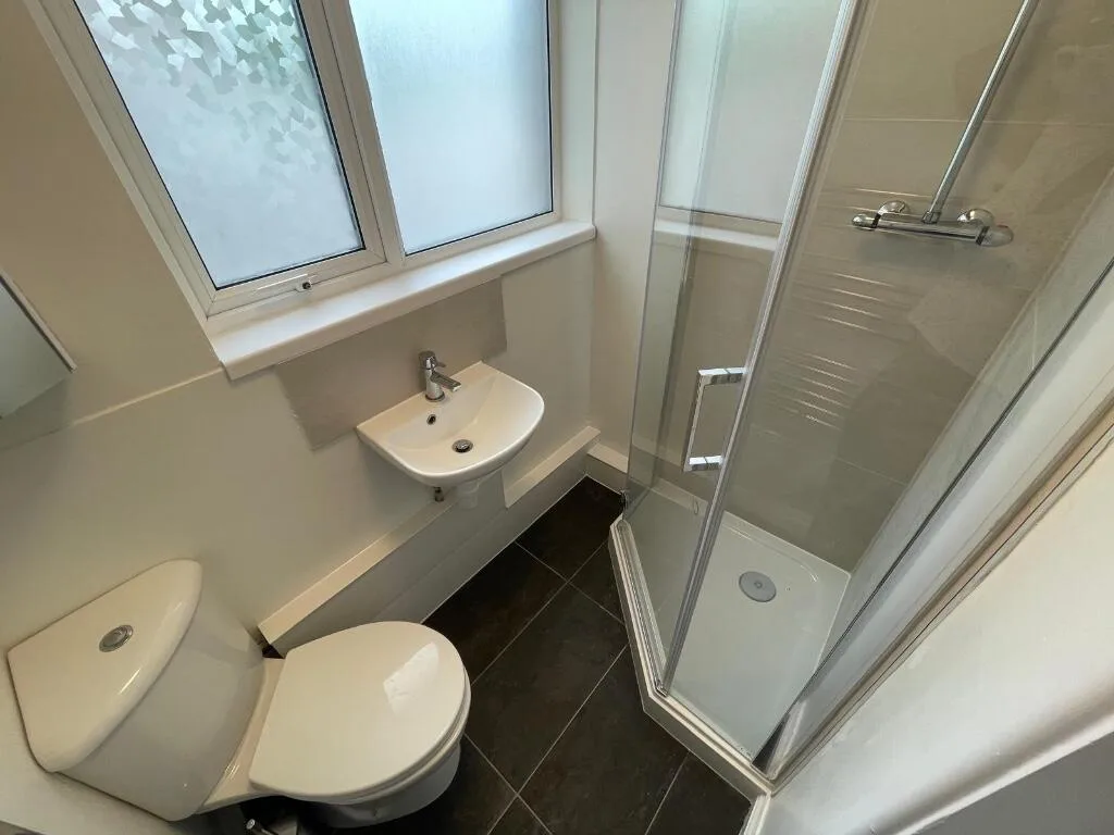 6 bedroom terraced house for rent