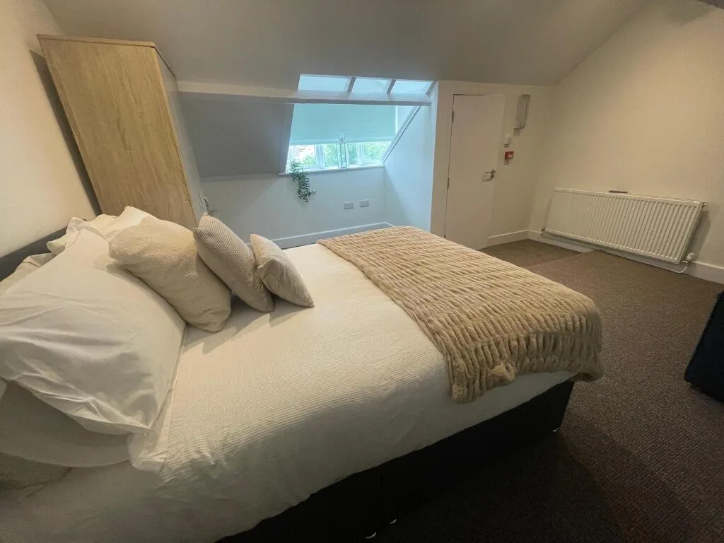 6 bedroom terraced house for rent
